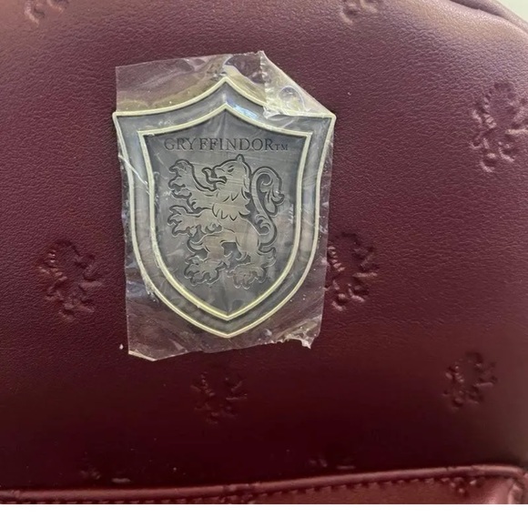 NEW IN BAG! Harry Potter Gryffindor Embossed Mini Backpack - Picture 7 of 14